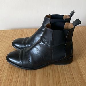Everlane Chelsea Boots